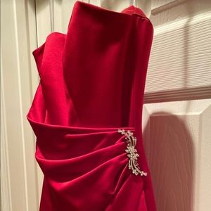 Red Strapless Holiday/Prom/Bridesmaid dress.
